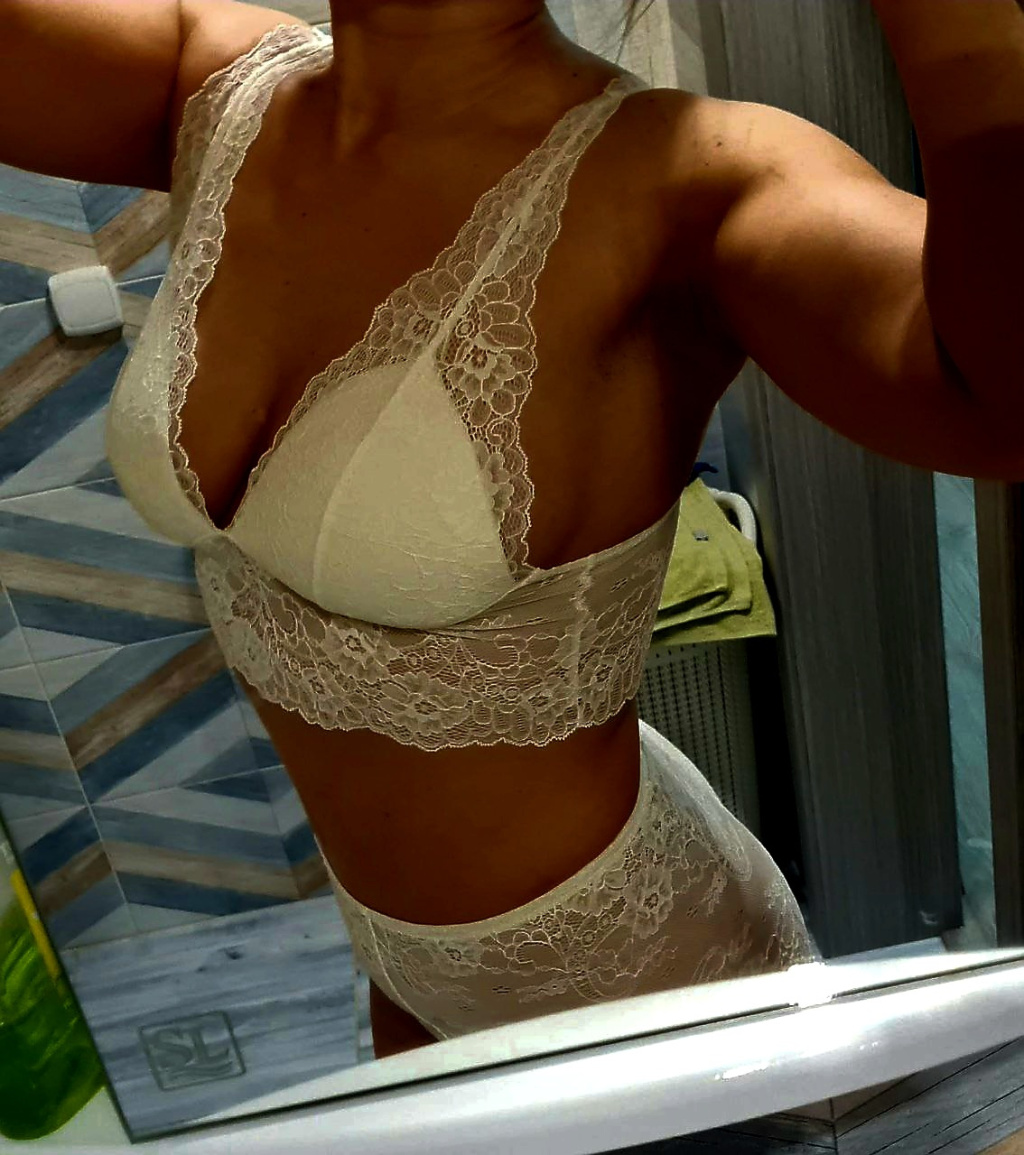 Николь: проститутки индивидуалки в Омске